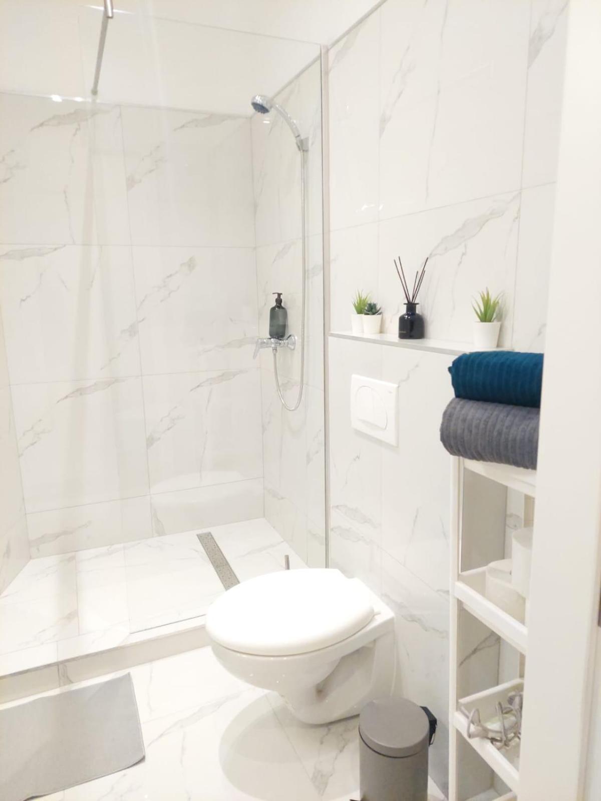 Brhomes Diamnond Budapest